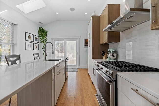 Photo - 11 Ashland St Unit 2