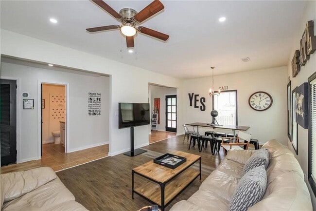 Photo - 64 Moury Ave SE