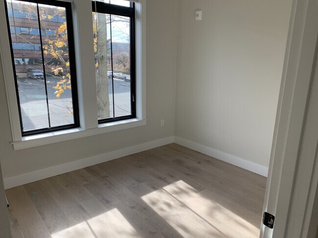 Photo - 157 Everett St