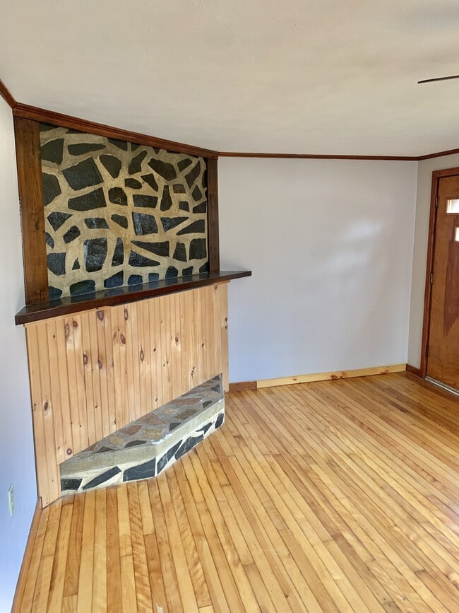 Photo - 1984 Pushaw Rd