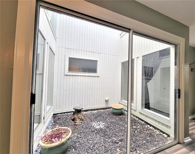 Photo - 13122 Waldemere Dr