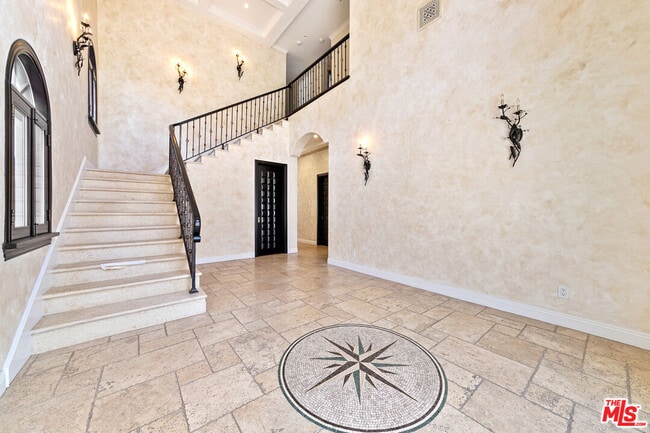 Photo - 458 Flores St