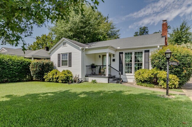 Photo - Beautiful 2 Bed 1 Bath Available in August!