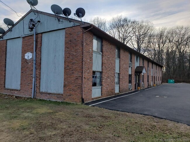 Building Photo - 135 Woodglen Dr Unit APT 5
