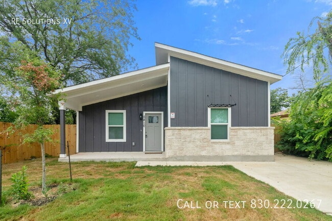 Photo - 5410 Ergill Ln