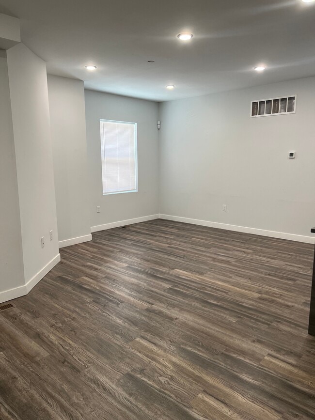 Photo - 1265 N Newkirk St