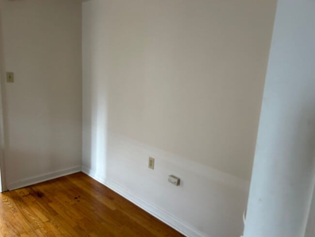 Building Photo - 6622 Ravenal Ct Unit 3