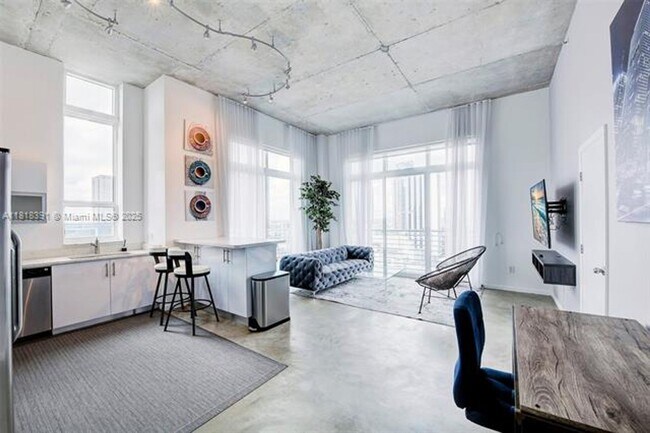 Photo - 234 NE 3rd St Unidad 234 NE 3rd St  UPH01