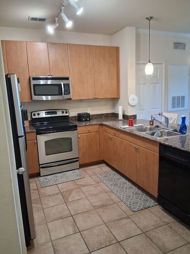 Photo - Midtown Village 2 Bed 2 Bath Condo! Available July!
