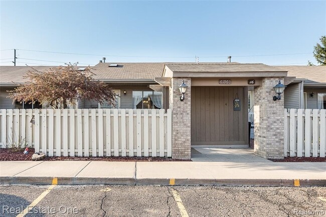 Photo - 61960 Arlington 116 3 Unidad 3