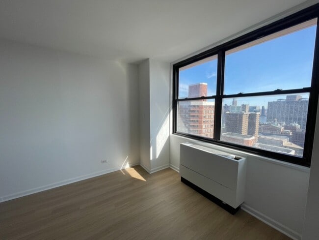 200 E 27th St Unit 12