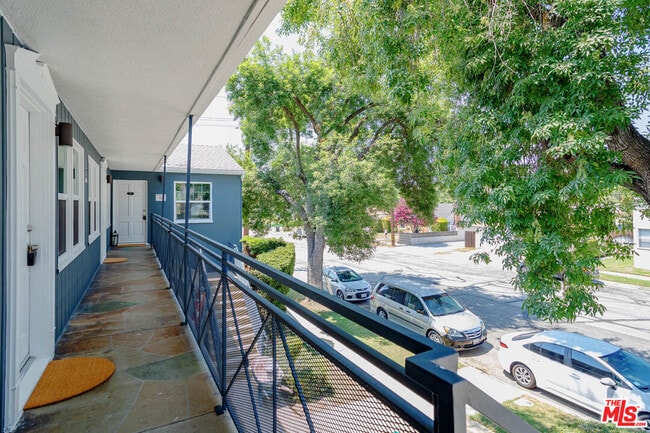 Photo - 938 W Glenoaks Blvd Unit 2