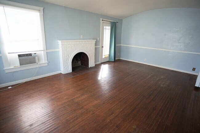 Photo - 127 Quincy St Unit Main