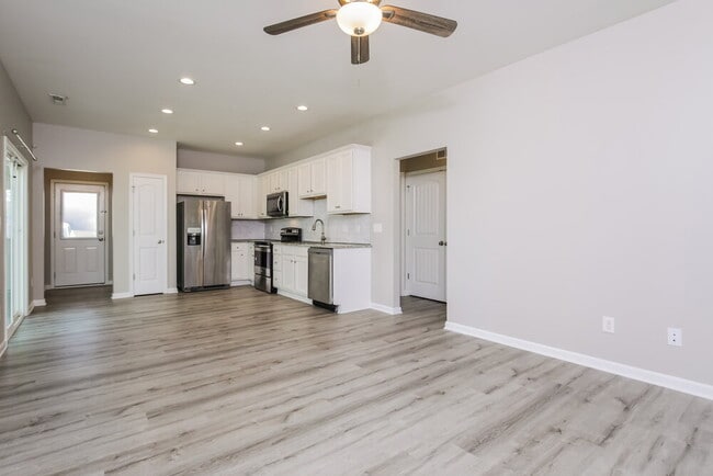 Photo - 257 E Wilson St