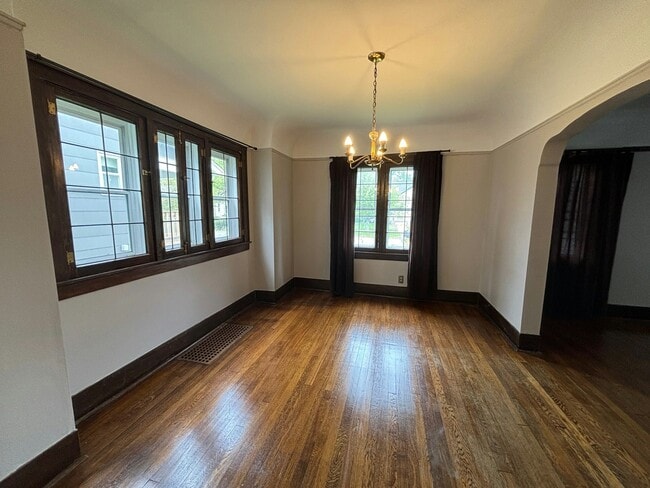 Photo - 1269 Leroy St