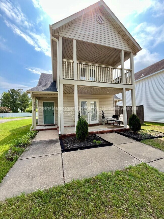 Building Photo - 2728 Westminster Dr