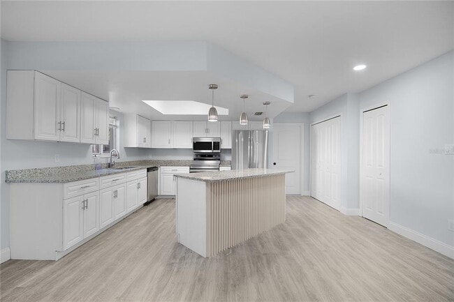 Photo - 600 Everett St