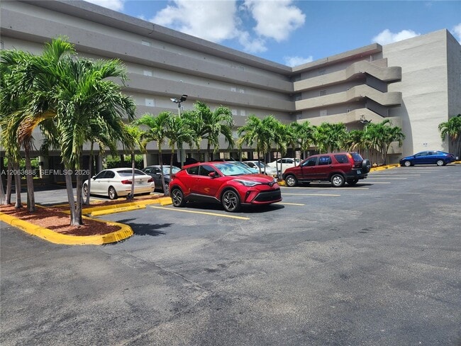 Building Photo - 802 NW 87th Ave Unit 312