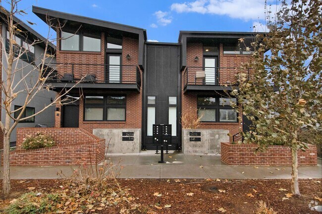 Building Photo - 1 Bedroom 2 Bathroom Luxury Brand New Town... Rental
