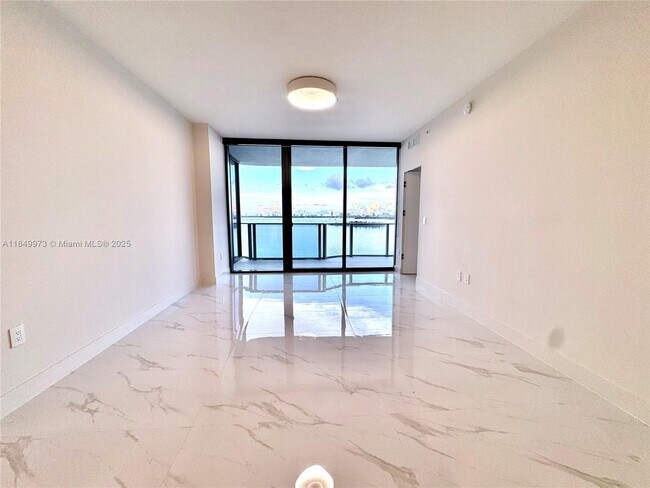 Photo - 700 NE 24th St Unit 804