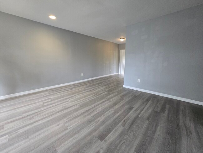 Photo - 103 Flint St