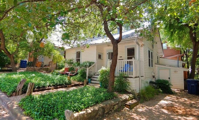 Photo - 1629 Waterston Ave