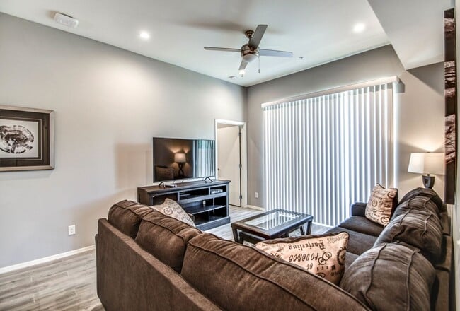 Photo - Furnished 1 bed / 1 bath in a 4 bedroom ap...