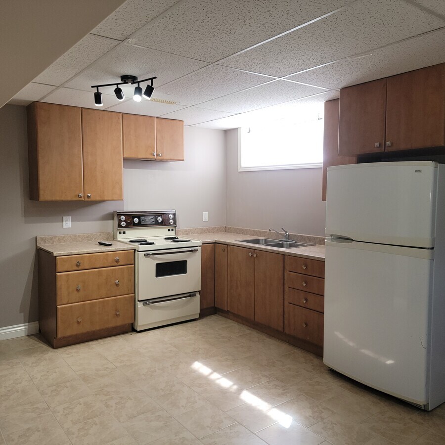 Photo - 1811 Kingsdale Av