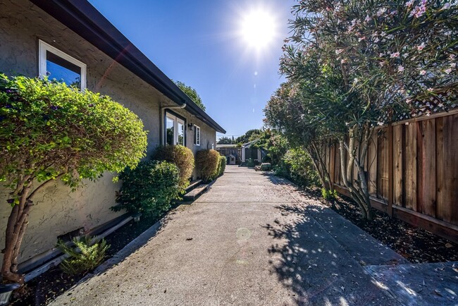 Photo - Charming Cottage Home In Central Redwood City - 3D Tour