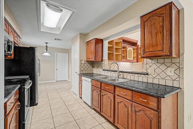 Photo - 7315 Foxside Ln