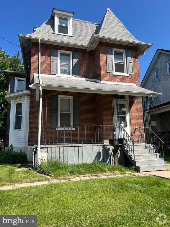 Building Photo - 38 N Richardson Ave Unit 1 Rental