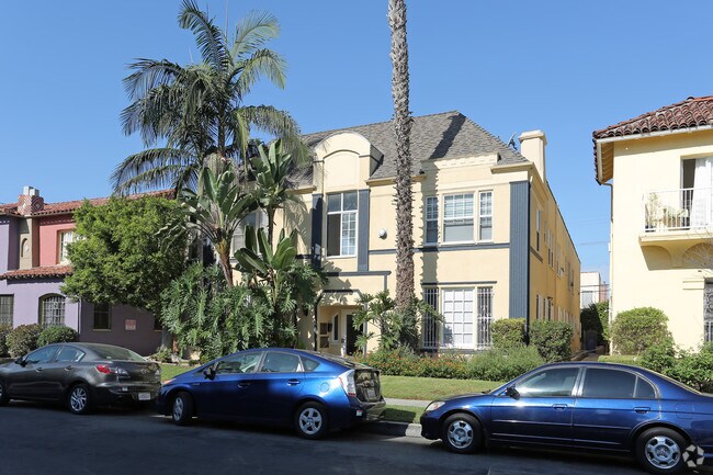 Photo - 639 S Cochran Ave Apartments