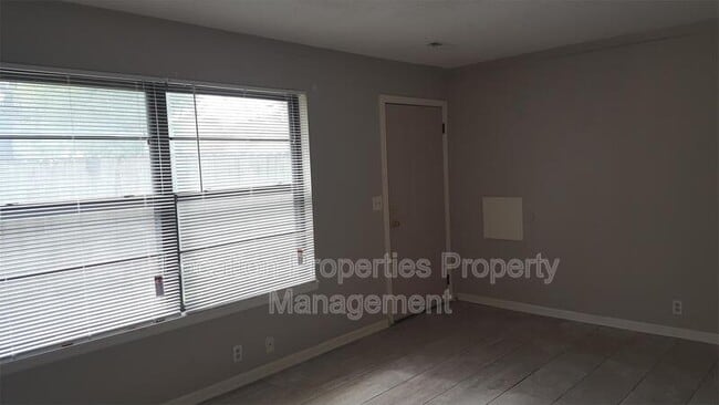 Photo - 819 Connecticut St