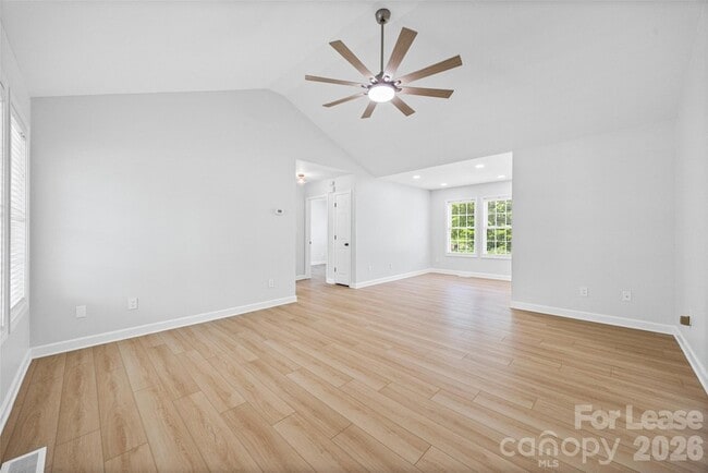 Photo - 425 Griggs Rd