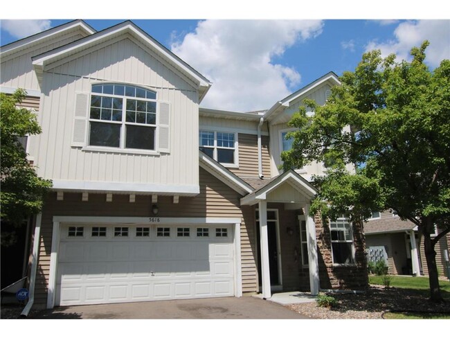 Rare Find! Spacious *3Bd*3Bath end unit- 1... - Rare Find! Spacious *3Bd*3Bath end unit- 1... Townhome