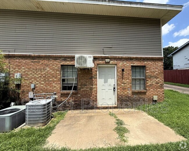 Building Photo - 2011 Stonemill Dr Unit 4 Rental