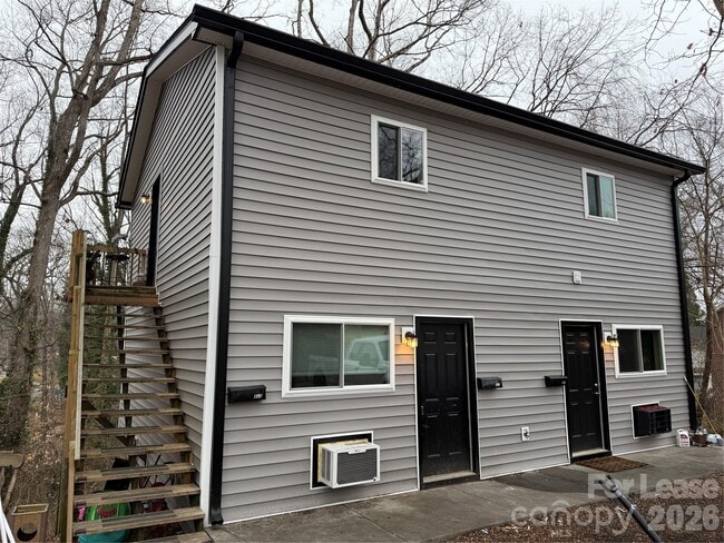 Building Photo - 435 3rd Ave Dr SE