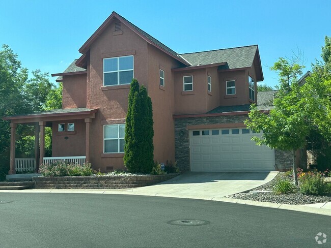 Building Photo - Beautiful 2 story home in Sparks