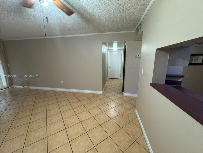 Photo - 10865 SW 112th Ave Unidad 105