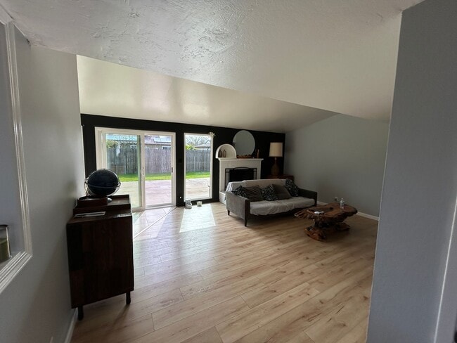 Photo - Updated in North Hanford