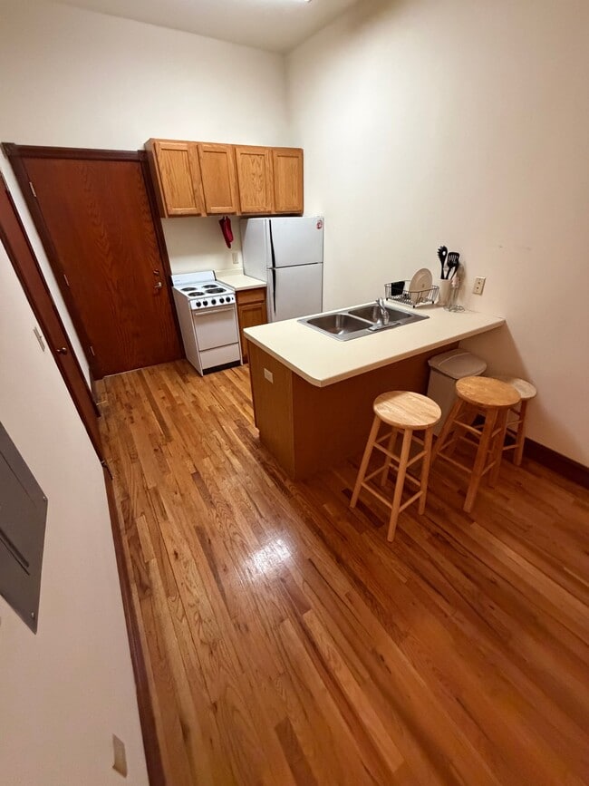 Photo - 402 W Dayton St Unidad 206