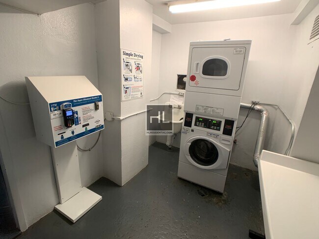 Photo - 5 AVENUE Unit 12A