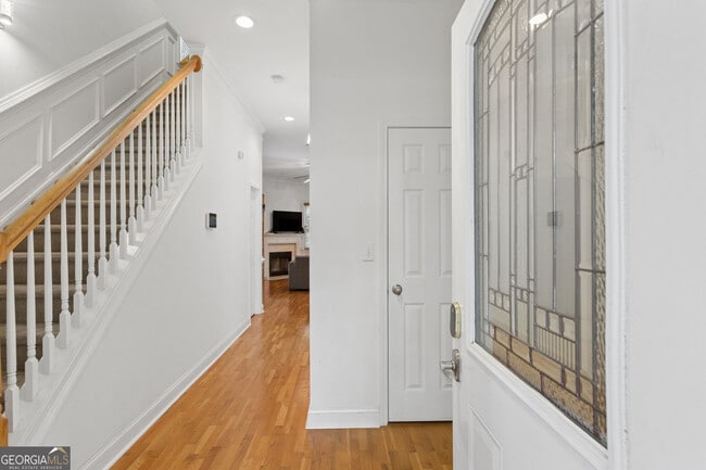 Photo - 649 Peeples St SW