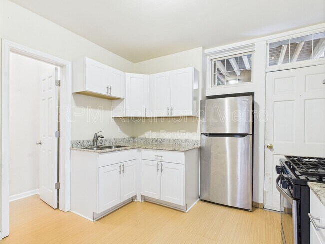 Building Photo - 2400 Barton Ave Unit 9 Rental