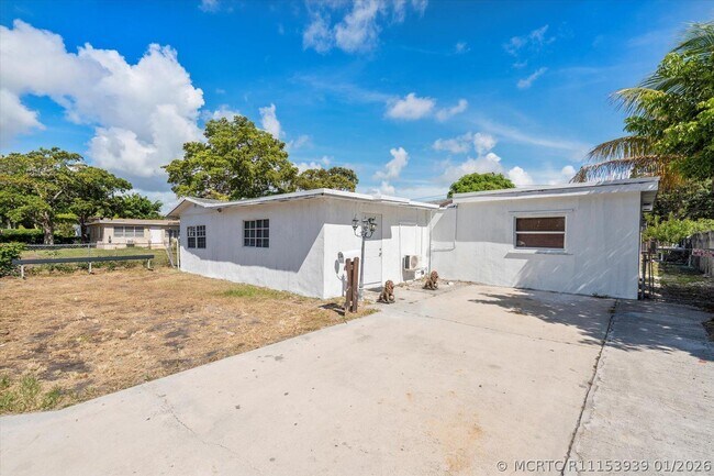 236 SW 14th St