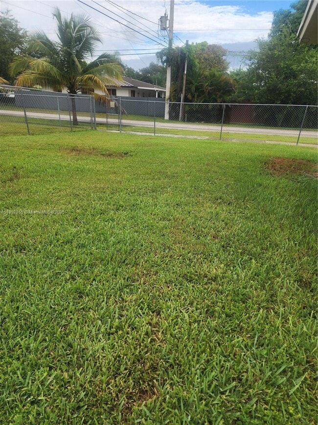 Photo - 5780 SW 61st St Unidad 2