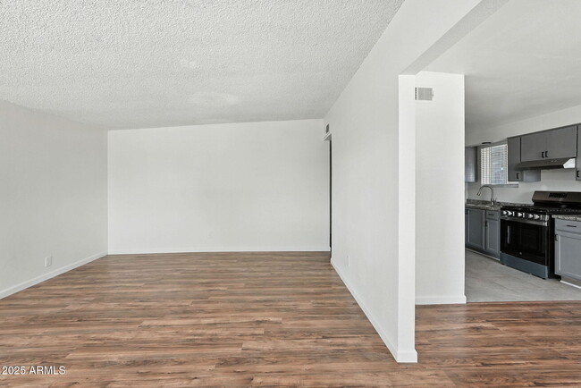 Photo - 130 W Harding Ave