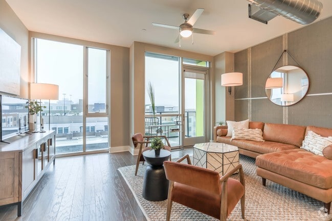 Chatum: 1 Bed/ 1 Bath - Living Space
