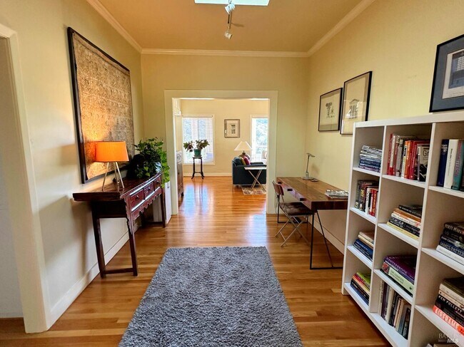 Photo - 926 Champion Ln