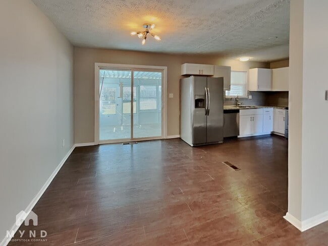Photo - 1349 Westshire Rd
